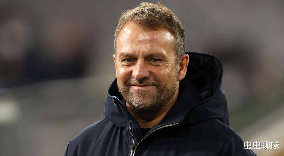 金钱诱惑？莱万拒绝沙特豪门1亿欧元年薪，留守巴萨圆梦欧冠